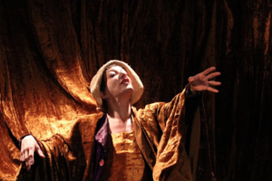 Pôvre vieille démocrasseuse ! - festival théâtre de rue l'heure insolite